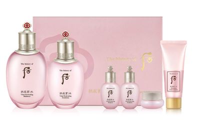The History of Whoo Gongjinhyang Soo Vital Hydrating Special Set | Contains Gongjinhyang Soo Hydrating Balance (150ml + 20ml), Emulsion (110ml + 20ml), Cream (20ml) &amp; Foam Cleanser (40ml),