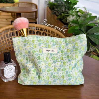 STARDW Aesthetic Floral Makeup Bag Cosmetic Bag Travel Toiletry Bag for Women Girls Large Cute Makeup Bag Organizer Skincare Bag Zipper Pouch(Fresh Green)