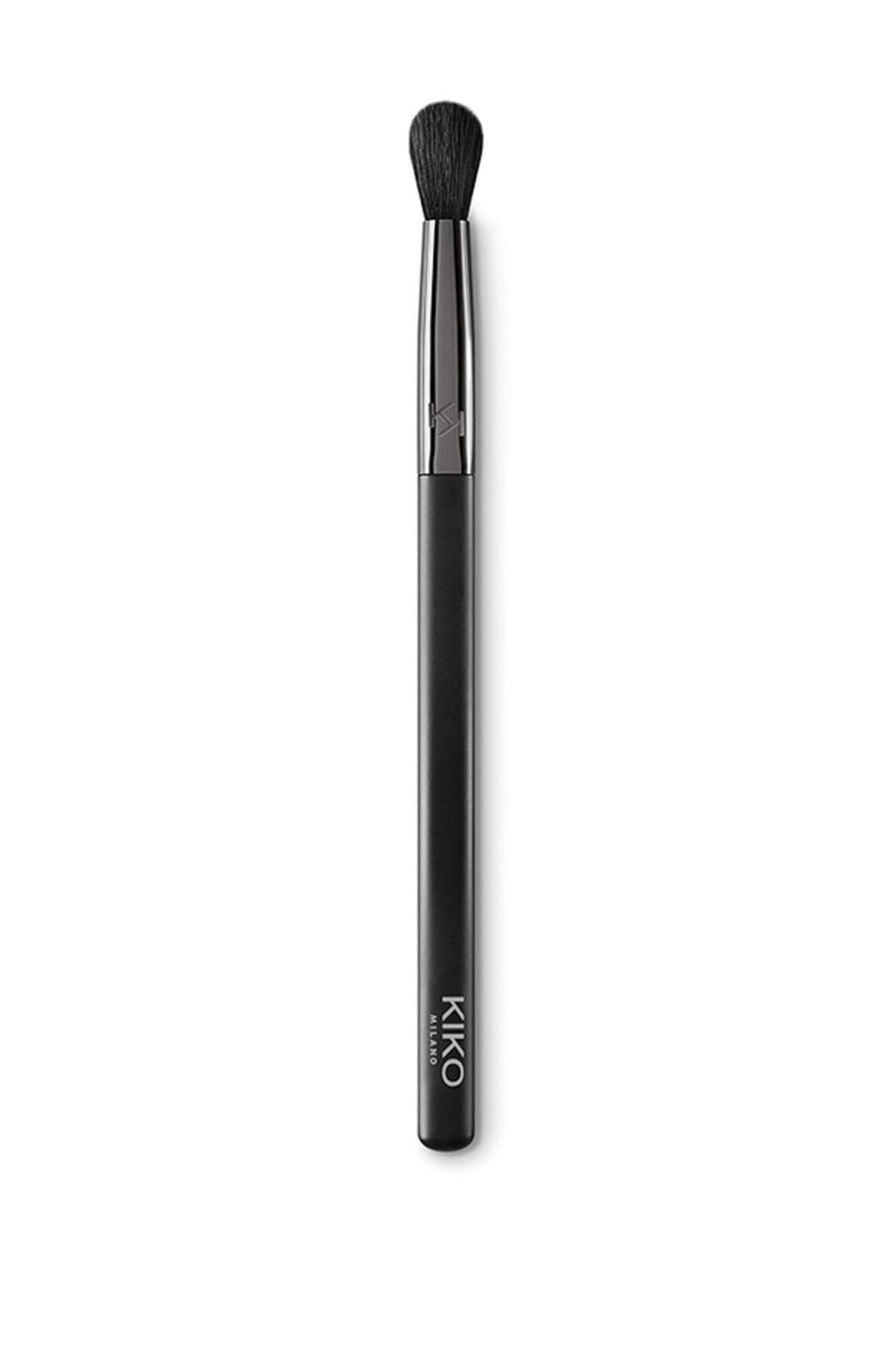 KIKO MILANO - Eyes 56 Round Blending Brush With A Mixture Of Natural And Synthetic Fibers Suitable For Applying Both Loose Or Pressed Powders And Liquid Or Cream Products