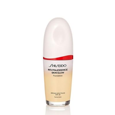 Shiseido RevitalEssence Skin Glow Foundation SPF 30, 120 Ivory - Buildable, Medium Coverage - 24-HR Hydration &amp; 12-HR Wear - Transfer, Crease &amp; Fade Resistant - Non-Comedogenic - All Skin Types