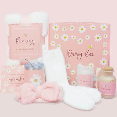 Luxury Daisy Bee Womens Care Package - Birthday Gifts for Women, Mom, Friend, Girlfriend with Natural Ingredients, Self-Care Gifts, Relaxing Gifts, Perfectly Packaged for Pampering &amp; Ready to Gift