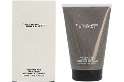 MAC Mineralize Volcanic Ash Exfoliator