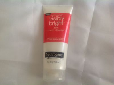 Neutrogena Visibly Bright Daily Cream Cleanser, 6.7 Ounce