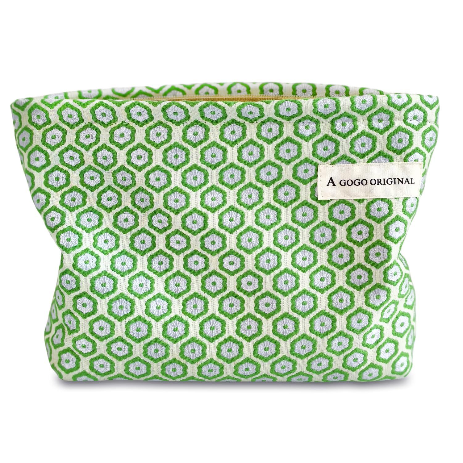 STARDW Aesthetic Cute Makeup Bag Cosmetic Bags for Women, Large Capacity Skincare Bag Travel Toiletry Bag,Makeup Organizer Bag Zipper Makeup Pouch