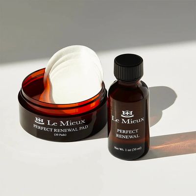 Le Mieux Perfect Renewal Set - Gentle Peel for Face with Mandelic Acid, Hyaluronic Acid, Licorice Root &amp; Niacinamide - Facial Peel Pads for Clogged Pores &amp; Dark Spots &amp; Radiance (30 ml / 30 Pads)