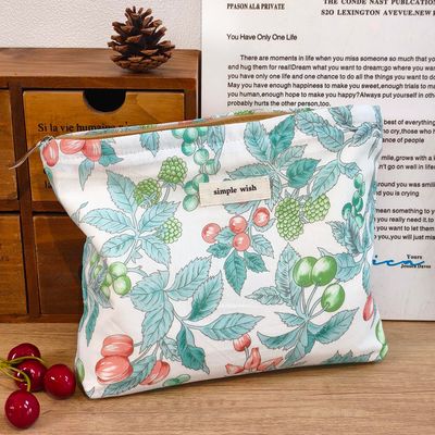 STARDW Aesthetic Floral Makeup Bag Cosmetic Bags for Women, Cute Small Makeup Bag for Purse,Travel Toiletry Bag Skincare Bag,Makeup Bag Organizer Zipper Makeup Pouch