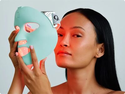 Qure LED Skin Care Face Mask With 5 Different Modes (Red Light Therapy, Amber Light &amp; Blue Light Therapy) One Device with Customizable Settings &amp; Treatments. Perfect For At Home Use LED Facial Therapy