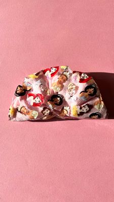 Mad Beauty Disney Princess Shower Cap | Water Repellent | Keeps Hair Tucked Away During Beauty Routine | Cruelty-Free Cosmetics | Skincare Gifts for Women, Adults, and Kids