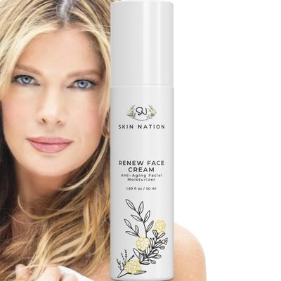Renewing and Rejuvenating Moisturizer Face Cream Enriched with Amino Acids, Green Tea &amp; Vitamin E, Potent Anti Aging Face Cream, Designed for All Skin Types, Face Moisturizer for Women or Men, Vegan