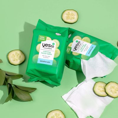 Yes To Cucumbers Face Wipes for Sensitive Skin Soothing Travel Facial Wipes | 10 Count (Model: 3371028)