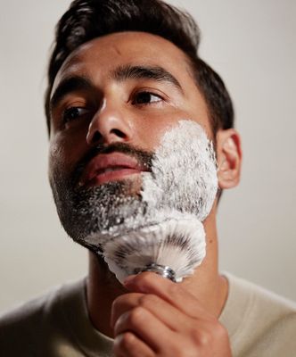 The Art Of Shaving Unscented Shave Kit for Men - Clinically Tested For Sensitive Skin - For a Close, Comfortable Shave - Pre-Shave Oil, Shaving Cream, Shaving Brush, After-Shave Balm