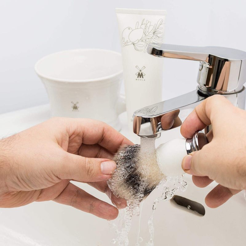 MUHLE White Porcelain Platinum Rim Shaving Mug - Shave Dish Accessory for Soaps and Creams, Modern White Design
