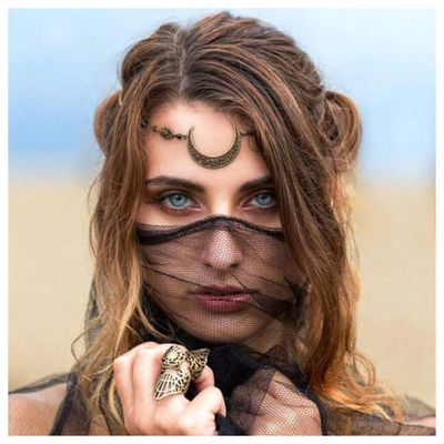 Aimimier Viking Crystal Head Chain Moon Head Chain Halloween Circlet Headpiece Crescent Moon Forehead Chain Crystal Headband Prom Hair Jewelry for Women (Retro gold)