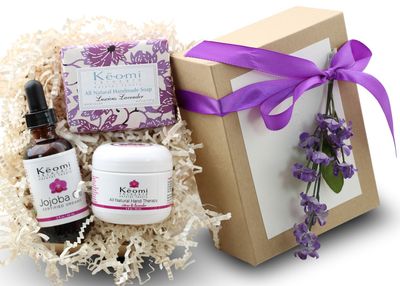 Lavender Organic Handmade Bath and Body Gift Set - by Keomi Naturals - Pamper Them with All Natural Luxury - Scented with Essential Oils - Beautifully Packaged Ready to Give