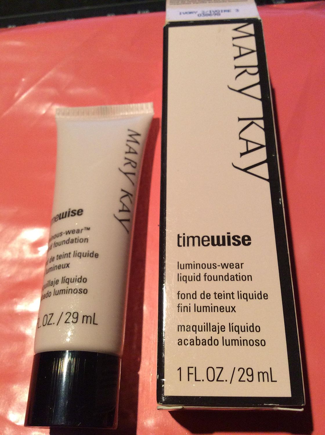 Mary Kay Luminous Wear Liquid Foundation Ivory 3