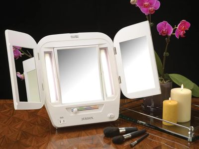 JERDON Modern Tri-Fold Makeup Mirror with Lights - Vanity Mirror with 5X Magnification &amp; Multiple Light Settings - White Base - Model JGL10W