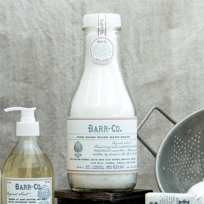 Barr-Co. Original Scent Fine Hand Made Bath Salts, Vanilla Coconut Bath Salts with Oatmeal and Vetiver, Relaxing Bath Products for Women &amp; Men, 32 oz