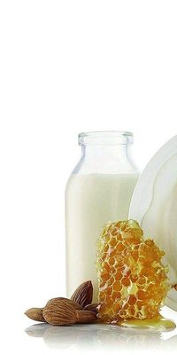 The Body Shop Almond Milk &amp; Honey Soothing and Restoring Body Butter,200ml