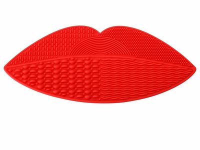 PINKZIO Silicone Makeup Brush Cleaning Mat, Brush Cleaner Mat, Red (1 PCS)