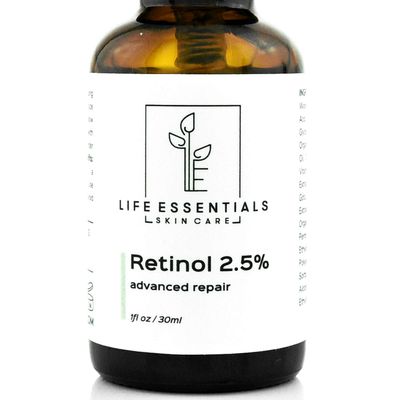 Life Essentials Retinol Serum 2.5% for Wrinkles, Fine Lines, Acne Scars, &amp; Skin Blemishes- Vitamin A + Hyaluronic Acid, Vitamin E, Organic Green Tea, Jojoba Oil - Organic and Natural