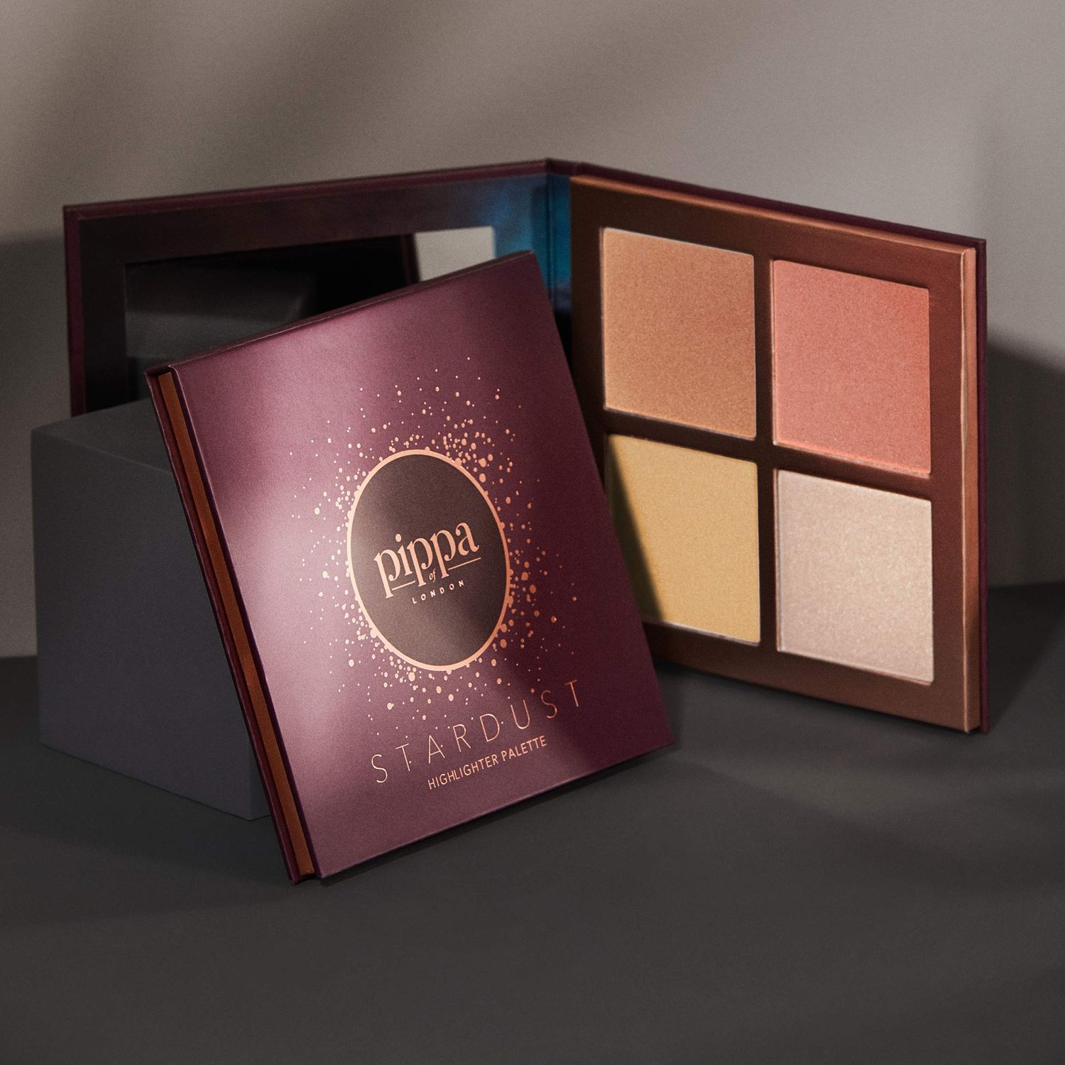 Pippa of London Stardust Highlighter Palette 382 Make Up for Cheeks and Face with 4 Luxury Highlighters in a Rose Copper Case with Mirror