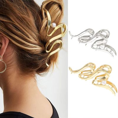 Brinie Claw Hair Clips Gold Metal Hair Clamps Pearl Hair Claw Clips Stylish Hair Clips Nonslip Hair Claw Barrettes Hair Accessories for Women and Girls (Pack of 2)