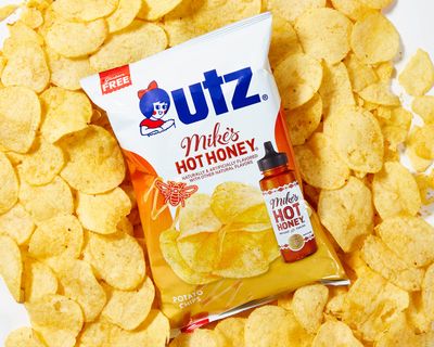 Utz Mike's Hot Honey Potato Chips, 14 ct, 2.625 oz. Bags - Spicy &amp; Sweet Flavor, Gluten-Free, Made with Mikes Hot Honey Infused with Chilies, Perfect for Snacking On-the-Go or Parties