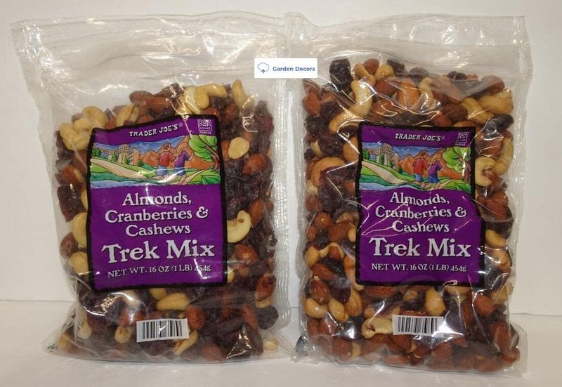 Trader Joes Almonds, Cranberries &amp; Cashews Trek Mix 16oz 454g (Two Bags)