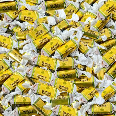 ASSORTIT X Werther&#39;s Collab Original Harvest Caramel Apple Soft &amp; Creamy Candy 1-Lb Bulk Limited Edition Individually Wrapped Fall Treats Perfect for Holidays &amp; Everyday Snacking