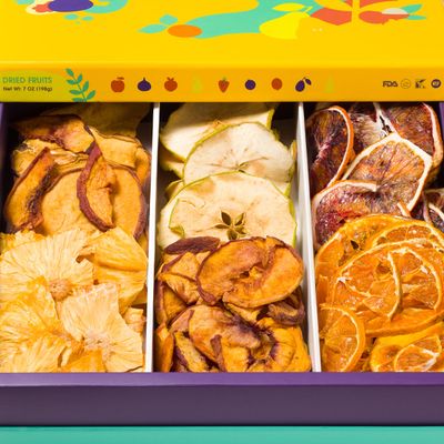 Assorted Dried Fruit Gift Basket - Snack Box of 6 Dried Fruits - Protein and Fiber-Rich Best Gift for Women Men - Healthy Care Package &amp; Snack Food Gifts (Assorted Dried Fruit Gift Basket)