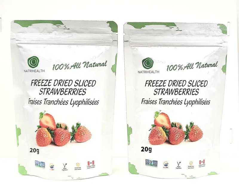 Freeze Dried Sliced Strawberries 2x15g - Delicious Snack, 100% Fruit, NO Added Sugar - Grown in Canada (15g x 2 bags)