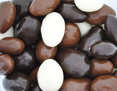 SweetGourmet Milk Chocolate Coated Roasted Almonds  Premium Almond Snack  1 Pound