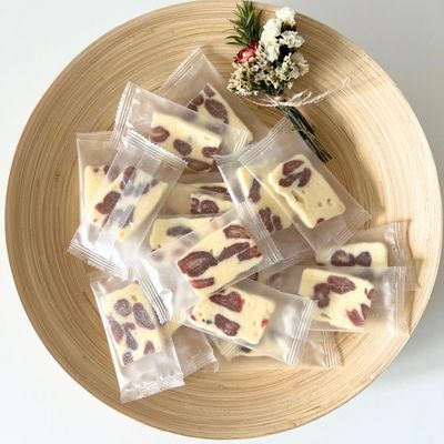 Strawberry Soft Nougat Slices Casual Snack Snowflake Pastry Dried Fruit Cake Individually Wrapped 150g 5.3oz