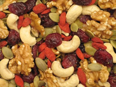 Yupik Trail Mix, Organic Goji Sport, 2.2 lb, An organic mix of pumpkin seeds, cashews, walnuts, cranberries, goji berries, Pack of 1