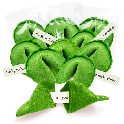 St Patricks Day Fortune Cookies (50 Pack) Bulk Individually Wrapped Green Fortune Cookies With 50 Unique St Patricks Day Themed Fotune, Party Favors &amp; Candy Bowl Filler, Classic Flavor by 4E&#39;s Novelty