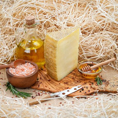Spanish Cheese Queso Iberico Aged 3 Months - 1 lb / 454 g - GUARANTEED OVERNIGHT