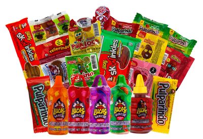 Lucas &amp; Mexican Candy Combo Mix (50 Count), Variety of Sour, Sweet, Spicy, Include Lucas Baby Powder, Lucas Muecas, Skwinkles, Gusano, Vero, Pulparindo, Azteca, De La Rosa by LookOn