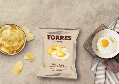 Torres Tapas Fried Egg Potato Chips 125g (4.41 Oz)