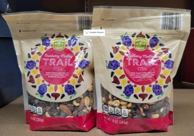 Southern Grove Cranberry Medley Trail Mix 10oz 283g (Two Bags)