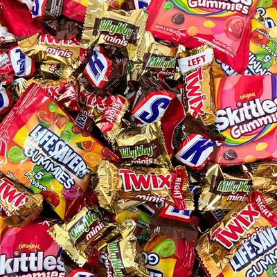 Assortit X Mars Collab Ultimate Chocolate &amp; Gummy Variety Pack Sampler, Fun Size Assorted Skittles Gummies, Life Savers Gummies, Twix, Snickers, Milky Way, Perfect For Piatas &amp; Celebrations 1.5 Lb