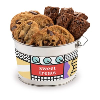 David s Cookies Sweet Treats Gourmet Cookies Bucket Sampler With Chocolate Chip Brownies and Chocolate Chunk Cookies - Comes In A Reusable Tin Bucket - Ideal Gift To Family And Friends 1.3 Lbs