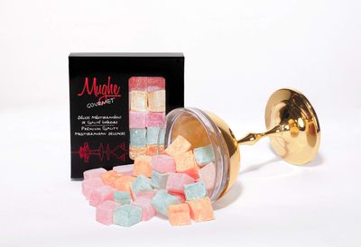 Mughe Gourmet Turkish Delight Candy Elegant Gift Box - 7oz200g - Halal, Vegan Lokum Fruit Flavors Rose, Strawberry, Lemon, Orange, Mint - Gifts for Special Occasions, Christmas, Halloween