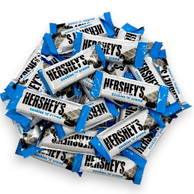 Hershy Cookies Cream Fun Size Bars -1.5 lbs Individually Wrapped Mini Hershy Bars - Classic White Chocolate and Crunchy Cookie Bites, Perfect for Sharing24 oz