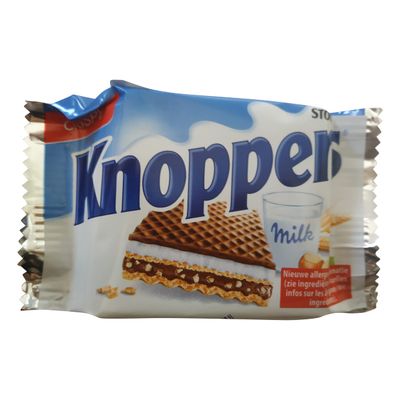Knoppers Wafers Knoppers Milk Hazelnut Wafer Crispy Wafer With Milky Hazelnut Flavor Knoppers Chocolate 4.4 Ounce Total Weight