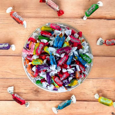 Tootsie Frooties Assorted Candy Mix (10 Fruity Flavors) - Tootsie Roll Taffies, Ultimate Fruity Variety Pack, Gluten Free, Peanut Free & Kosher Fruit Chews 1.5 Lb
