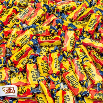 BIT-O-HONEY Candy 2 lbs - Retro Taffy Bulk Bag, Honey &amp; Almond Flavor, Soft Chewy, Individually Wrapped (130 Pieces)
