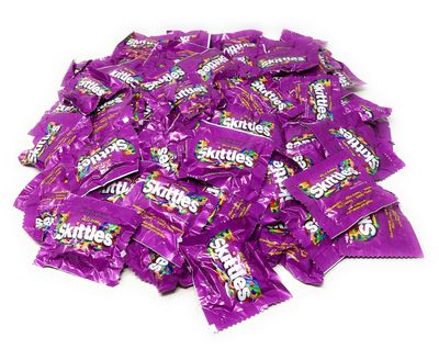 ASSORTIT X Skittles Collab Wild Berry Fun Size Bulk Party Pack, 125 Individually Wrapped, Bite Size Mini Packs In Bag 5 Lb(80 Oz)