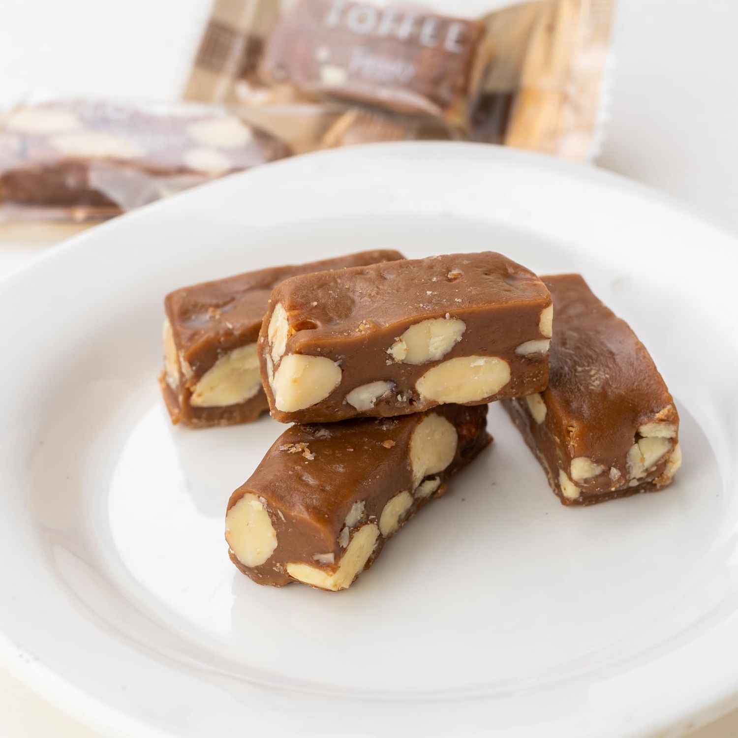 GELUBOO Salted Caramel Almond Toffee Gourmet Cruncy Candy Brittle Individually Wrapped 150g 5.3oz