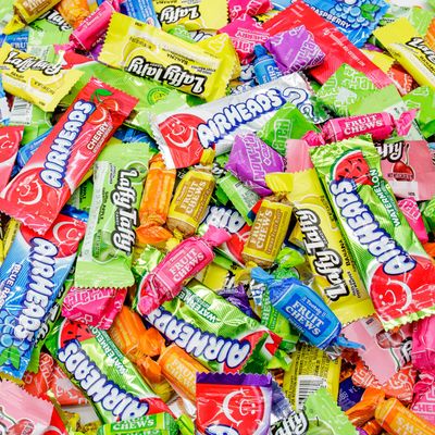 Chewy Candy Variety Pack 5 lb - Bulk Bag, Fruit Flavored, AIRHEADS, LAFFY TAFFY, TOOTSIE ROLLS FRUIT CHEWS, NOW &amp; LATER, Individually Wrapped, Assorted Candies