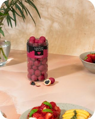 LAKRIDS BY BLOW - Strawberries &amp; Cream - 10.4 oz - Chocolate Coated Gourmet Licorice - Sweet Licorice Core Coated in White Chocolate, Strawberries and Cream